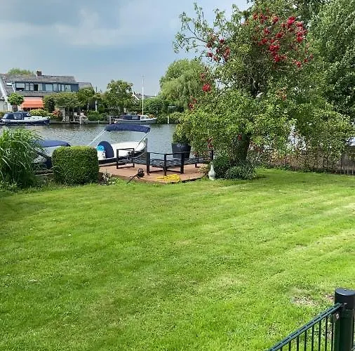 Дом отдыха Aan De Vecht Nederhorst den Berg